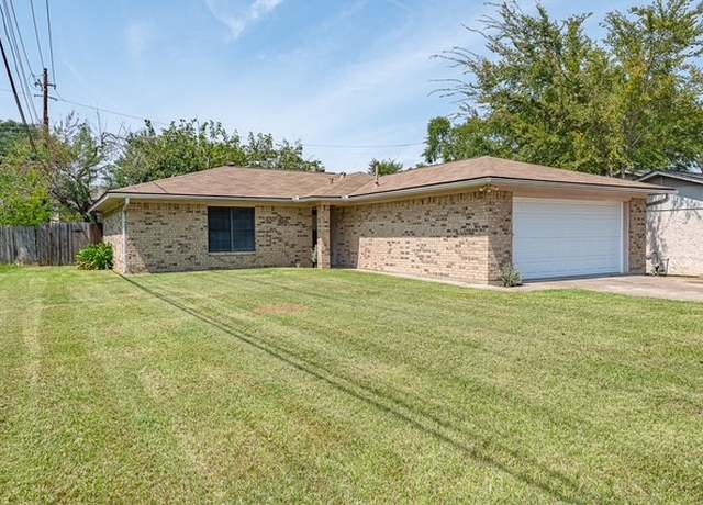 Property at 3005 Red Robin Loop, Bryan, TX 77802, 3 beds, 2 baths