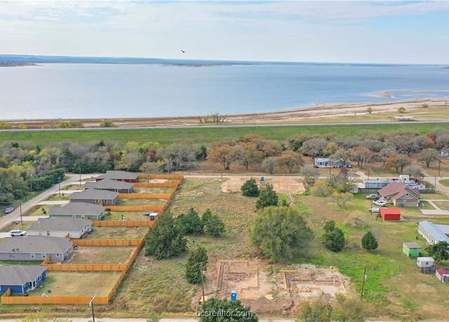 Property at 348 Avenue Q, Somerville, TX 77879, 3 beds, 2 baths