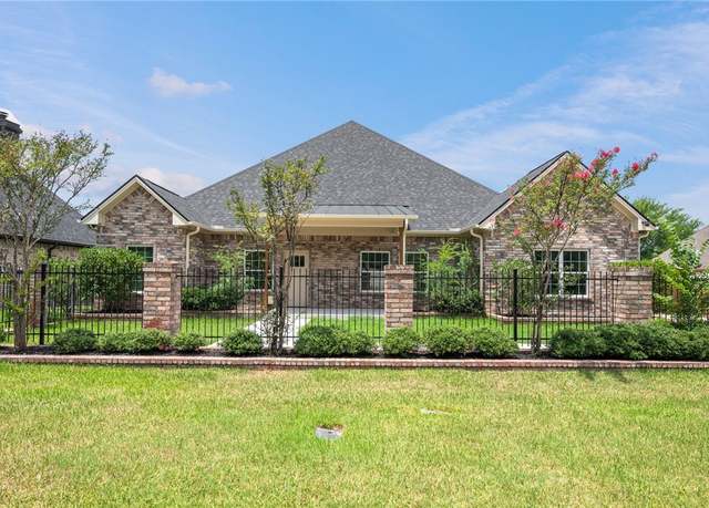 Property at 4703 Saint Andrews Dr, College Station, TX 77845, 4 beds, 3 baths