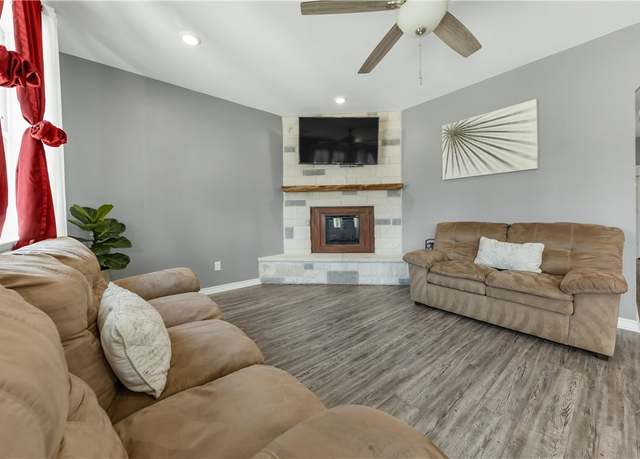 Property at 217 Minnie St, Navasota, TX 77868, 3 beds, 2 baths