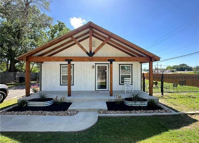 Property at 1512 Maple Dr, Bryan, TX 77803, 3 beds, 2 baths