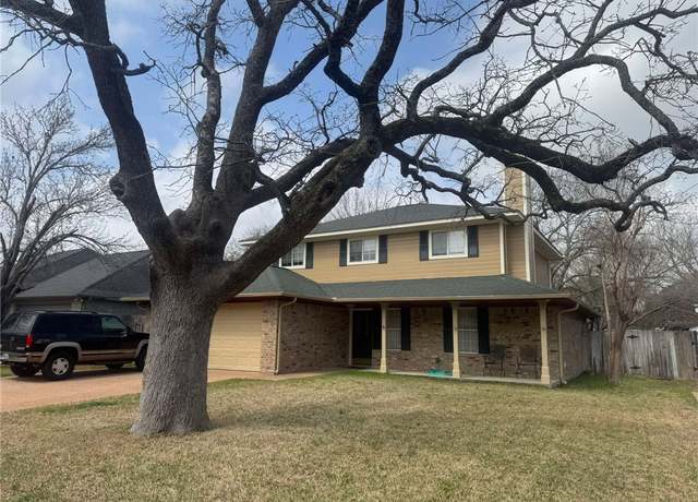 Property at 609 Yorkshire Dr, College Station, TX 77845, 5 beds, 3 baths