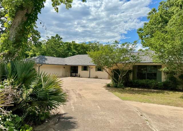 Property at 67 Fairway Dr, Hilltop Lakes, TX 77871, 4 beds, 3 baths