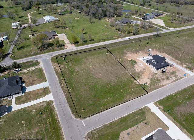 Property at 7801 Mathis Creek Dr, Bryan, TX 77808