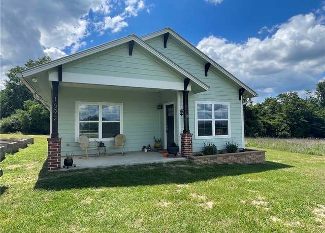 Property at 1692 Henry Prairie Rd, Franklin, TX 77856, 2 beds, 2 baths