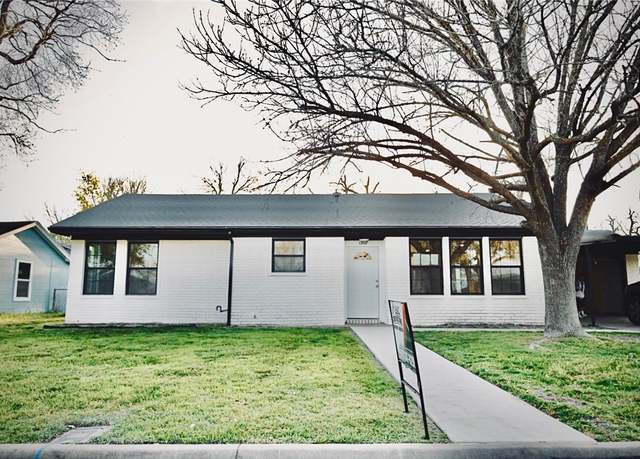 Property at 1307 Higgins St, Brenham, TX 77833, 3 beds, 2 baths