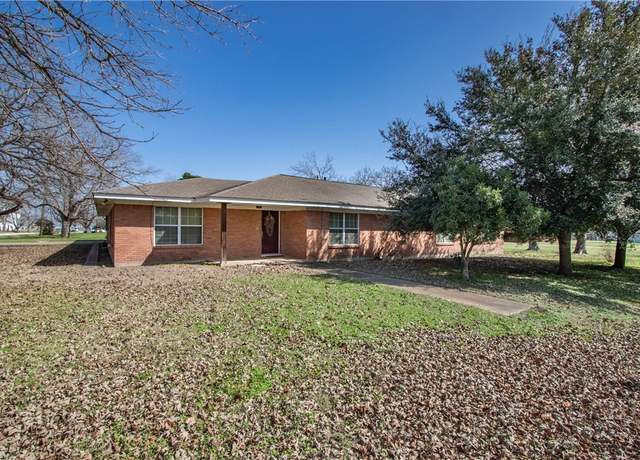 Property at 1006 N Hull St, Caldwell, TX 77836, 5 beds, 3 baths