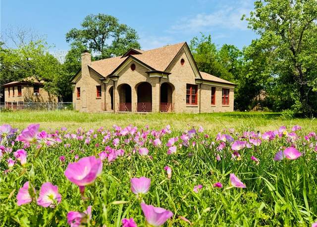 Property at 808 E 22nd St, Bryan, TX 77803, 3 beds, 2 baths