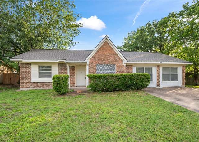 Property at 1202 Berkeley St, College Station, TX 77840, 4 beds, 3 baths