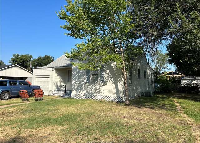 Property at 914 S Gordon St, Bryan, TX 77802, 2 beds, 2 baths