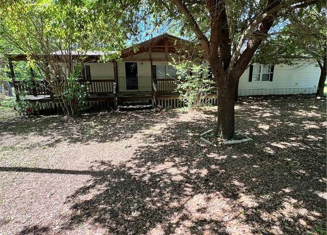 Property at 11424 Cedar Loop, Hearne, TX 77859, 4 beds, 2 baths