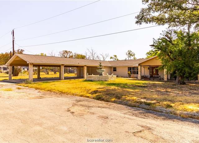 Property at 1214 Bittle Ln, Bryan, TX 77801, 4 beds, 3 baths