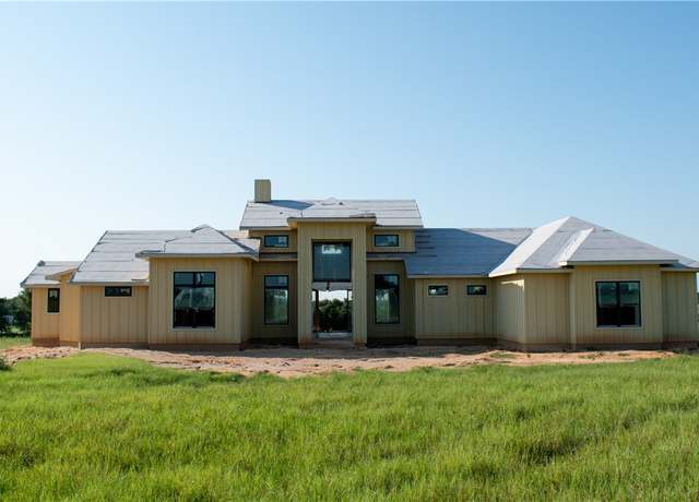 Property at 2201 High Meadows Trl, Franklin, TX 77856, 4 beds, 3.5 baths