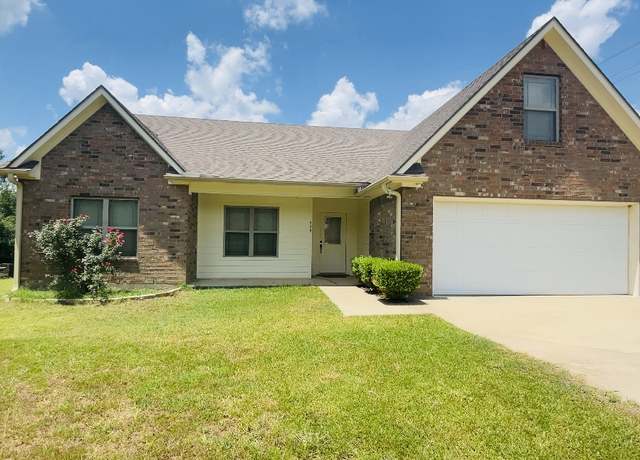Property at 525 Oak Tree Ln, Franklin, TX 77856, 5 beds, 2 baths