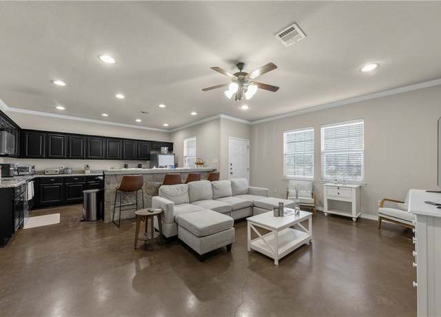 Property at 125 Deacon Dr W, College Station, TX 77845, 4 beds, 4 baths