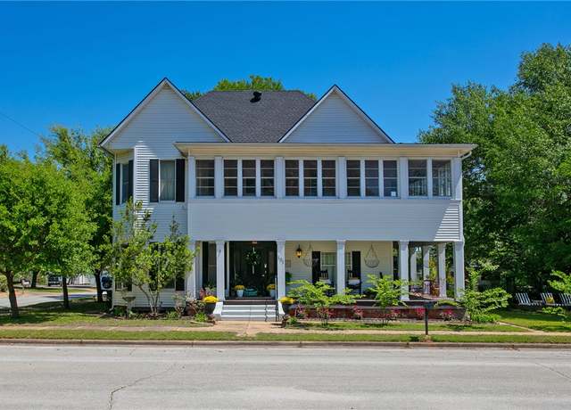 Property at 101 S Thomas St, Caldwell, TX 77836, 5 beds, 2.5 baths