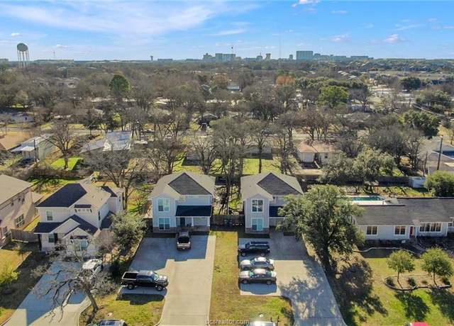 Property at 313 Fairway Dr Unit B, Bryan, TX 77801, 5 beds, 5.5 baths