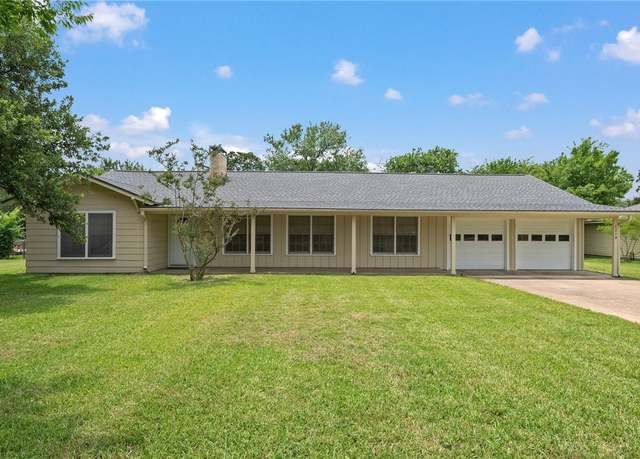Property at 1210 Munson Ave, College Station, TX 77840, 3 beds, 2 baths