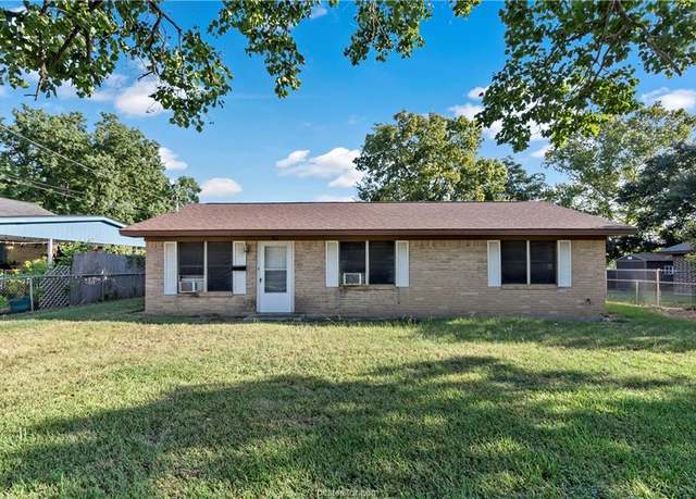 Property at 904 N Temple St, Caldwell, TX 77836, 3 beds, 1 bath
