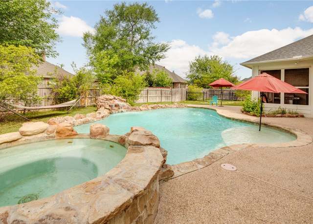 Property at 5118 Congressional Dr, College Station, TX 77845, 3 beds, 3 baths