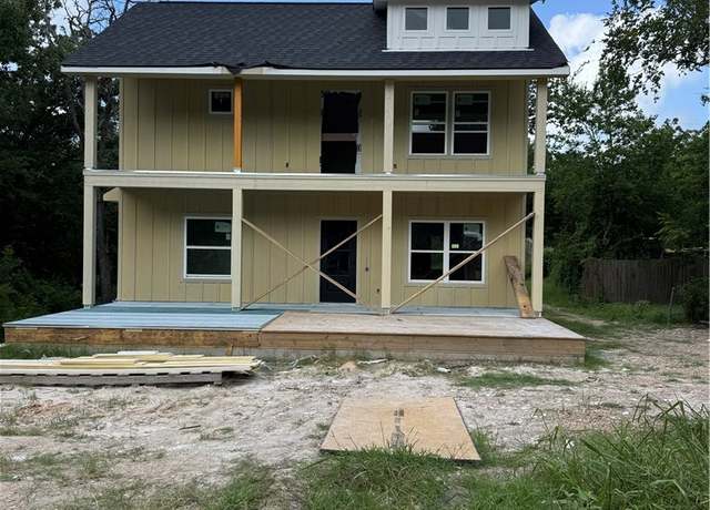 Property at 1104 Berkeley St, College Station, TX 77840, 4 beds, 4.5 baths