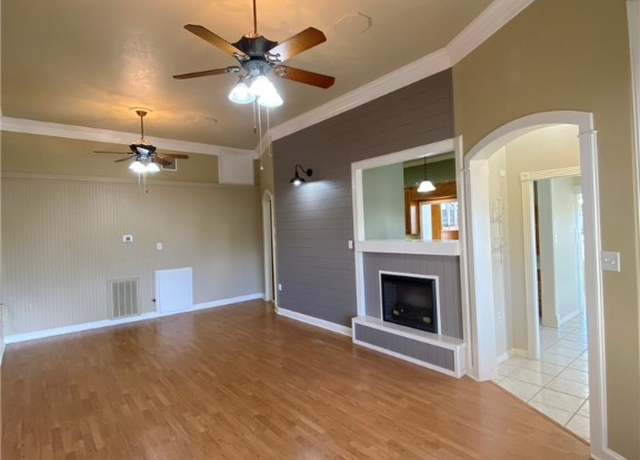 Property at 2595 Peach Creek Rd, College Station, TX 77845, 3 beds, 2.5 baths