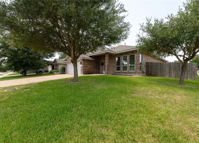 Property at 809 Dove Run Trl, College Station, TX 77845, 4 beds, 2 baths