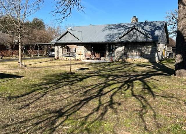 Property at 409 W Morgan St St, Franklin, TX 77856, 3 beds, 2.5 baths