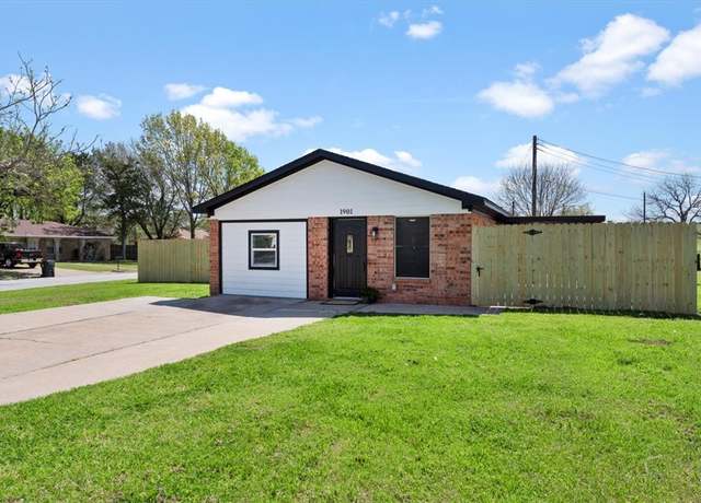 Property at 1901 Manning Way, Bryan, TX 77803, 3 beds, 1 bath