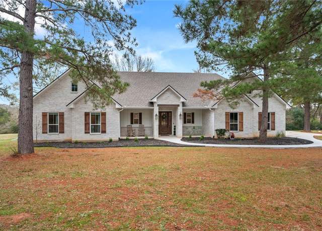 Property at 9914 Runaway Rd, College Station, TX 77845, 4 beds, 2.5 baths