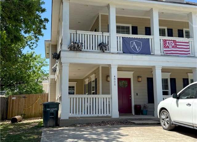 Property at 4008 Oaklawn St, Bryan, TX 77801, 5 beds, 5.5 baths