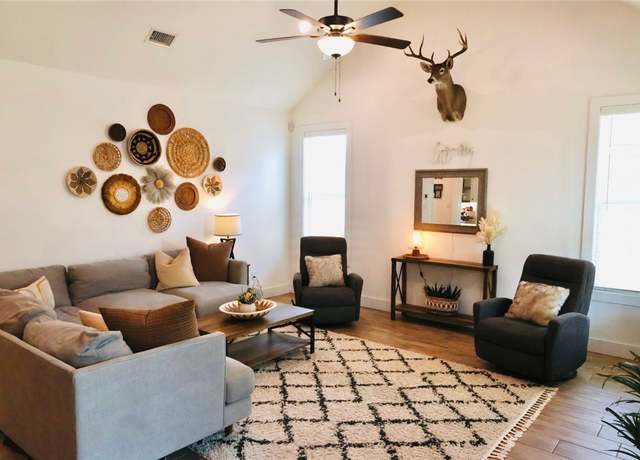 Property at 4020 Brownway Dr Dr, College Station, TX 77845, 3 beds, 2.5 baths