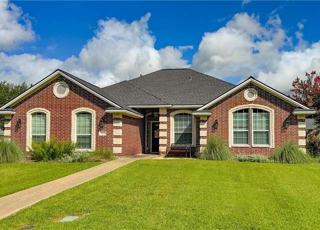 Property at 811 Woodson Dr Dr, Caldwell, TX 77836, 4 beds, 2 baths