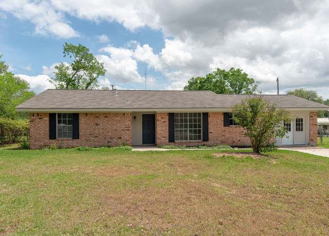 Property at 1102 Lamar Dr, Bryan, TX 77802, 3 beds, 2 baths