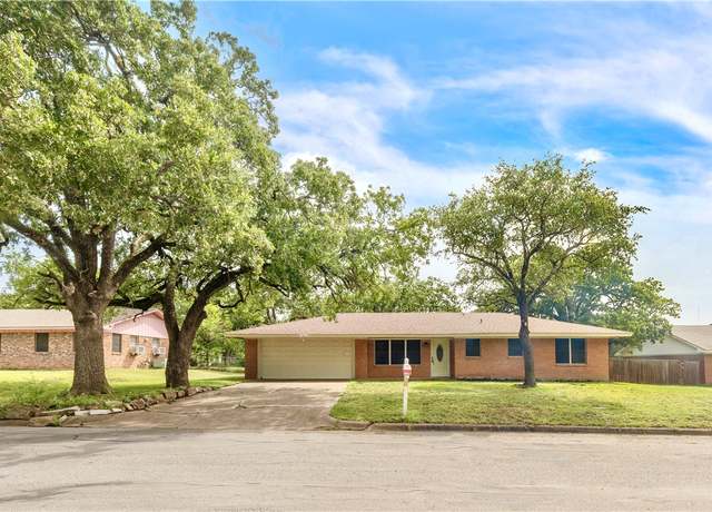 Property at 2605 Morris Ln, Bryan, TX 77802, 3 beds, 2 baths