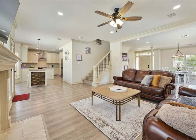 Property at 6209 Cromwell Ct, Bryan, TX 77802, 4 beds, 2.5 baths