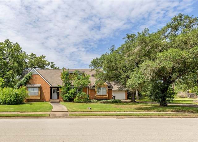 Property at 1502 Glade St, College Station, TX 77840, 4 beds, 2 baths
