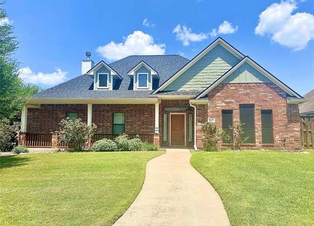 Property at 3915 Devrne Dr, College Station, TX 77845, 3 beds, 2 baths