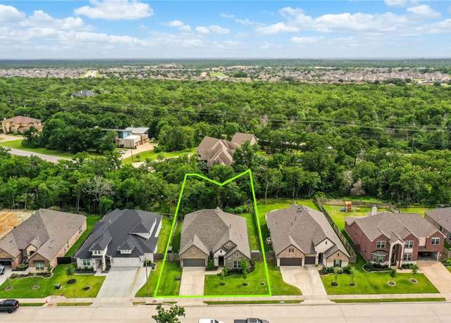 Property at 4226 Wallaceshire Ct, College Station, TX 77845, 4 beds, 3 baths
