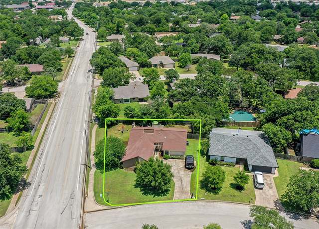 Property at 2801 Celinda Cir, College Station, TX 77845, 3 beds, 2 baths