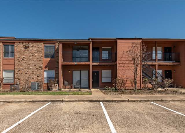 Property at 904 University Oaks #136, College Station, TX 77840, 2 beds, 2 baths