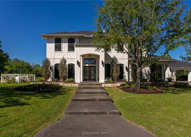 Property at 7576 River Ridge Dr, College Station, TX 77845, 5 beds, 4.5 baths