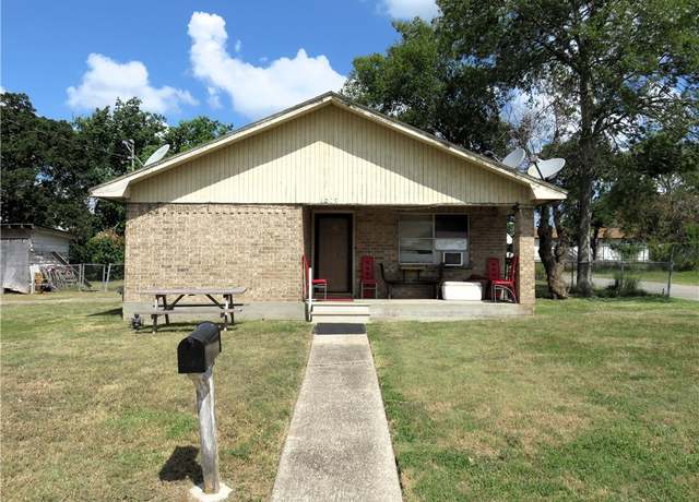 Property at 1017 Rollins Ave, Bryan, TX 77803, 3 beds, 1 bath