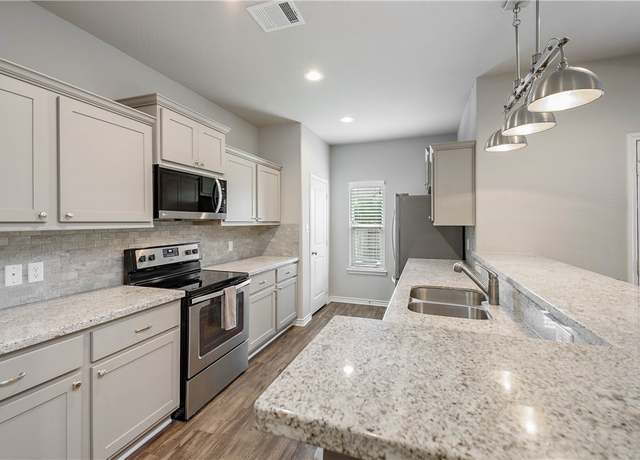 Property at 2933 Papa Bear Dr, College Station, TX 77845, 3 beds, 3.5 baths