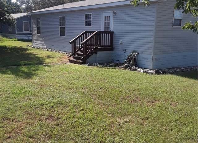 Property at 801 W Boundary, Giddings, TX 78947, 3 beds, 2 baths