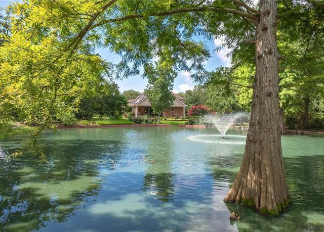 Property at 1002 Shady Dr, College Station, TX 77840, 5 beds, 4.5 baths
