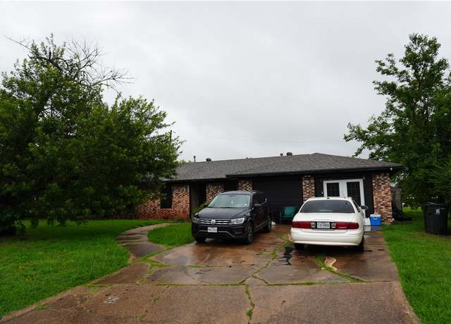 Property at 2105 Kendall Way, Bryan, TX 77803, 3 beds, 2 baths