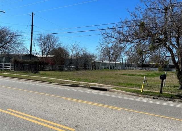 Property at 1600 Finfeather Rd, Bryan, TX 77801