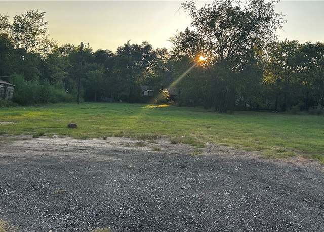 Property at 402 S Brazos Ave, Bryan, TX 77803