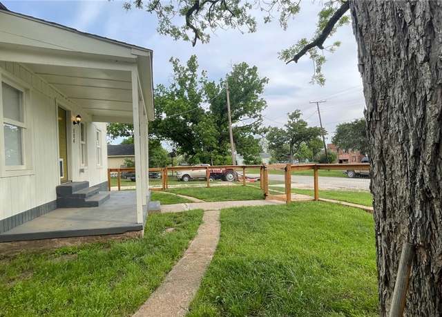 Property at 504 S Pine St, Calvert, TX 77837, 3 beds, 2 baths